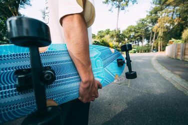 Серфскейти ACTA Glitch 32&39 сині Повністю карвінгові серфскейти з 7-шарового клена Чуйні та маневрені вантажівки Ідеально підходять для початківців та катання на скейтах середнього рівня Для памптреку, круїзів та міських поїздок