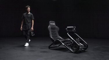 Кокпіт для гонок PLAYSEAT Trophy SIM Високопродуктивне ігрове гоночне крісло Підтримує прямий привід Сумісний з усіма поширеними кермами та педалями Підходить для ПК та консолі Чорне видання