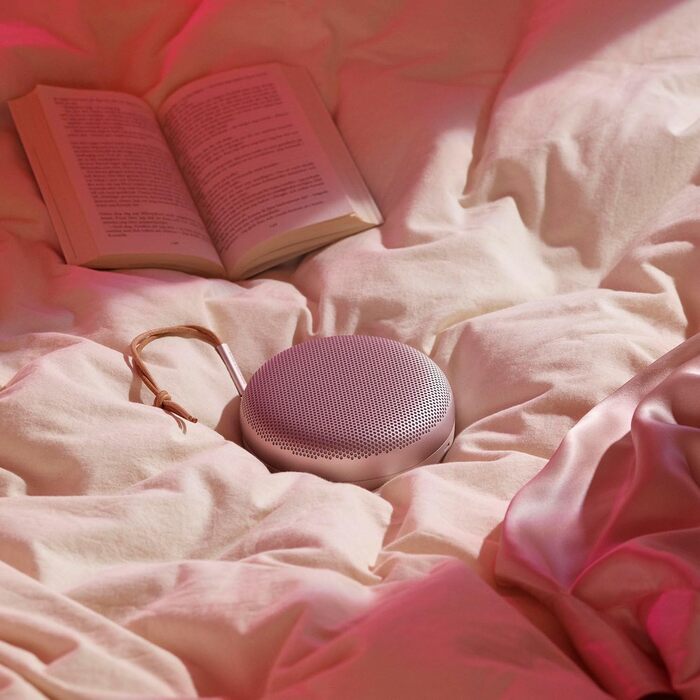 Бездротова портативна водонепроникна Bluetooth-колонка IP67 зі звуком на 360 градусів, голосовим помічником Alexa та спікерфоном,