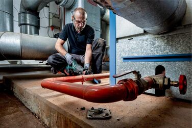 Акумуляторна шабельна пила Metabo SSE 18 LTX BL (з 2 акумуляторними батареями 5,2 Ач / 18 В, хід пиляльного диска 32 мм, зі вставк