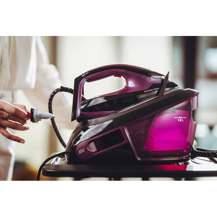 Світлодіодне підсвічування, потужний тиск 6,9 бар, подача пари 480 г / хв, технологія Smart Temp, знімний контейнер для накипу, ек