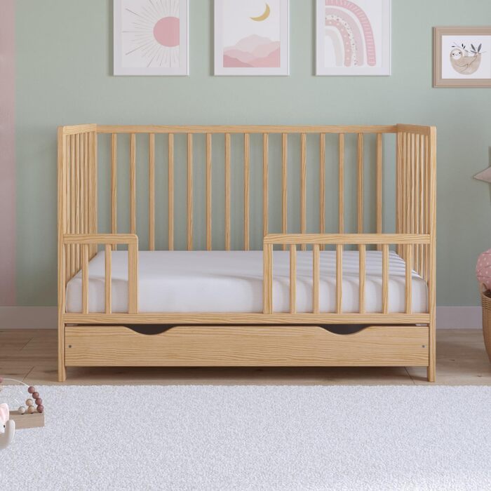 Дитяче ліжко Love For Sleep Asher 120x60 см з матрацом з стьобаної мікрофібри Дитяче ліжко, яке можна трансформувати в юніорське ліжко з великою шухлядою та захистом від падіння, натуральна сосна