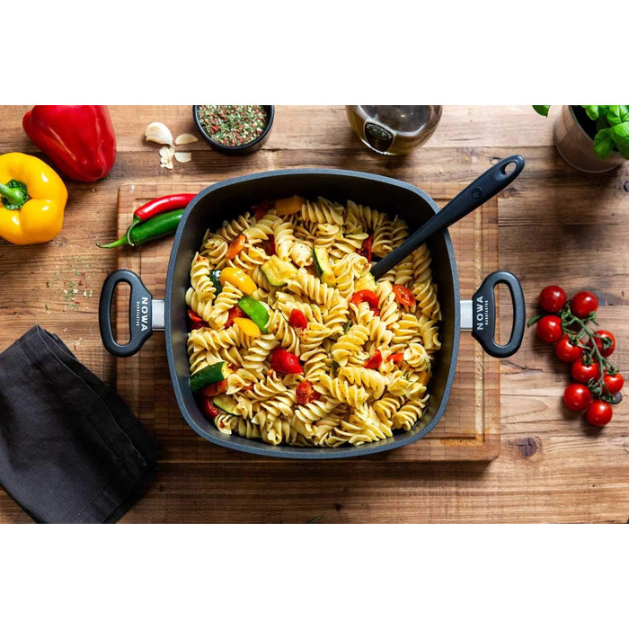 Лита алюмінієва жаровня NOWA, термостійка до 280 C, з антипригарним покриттям, індукційна, зроблена в Німеччині, для всіх типів ва