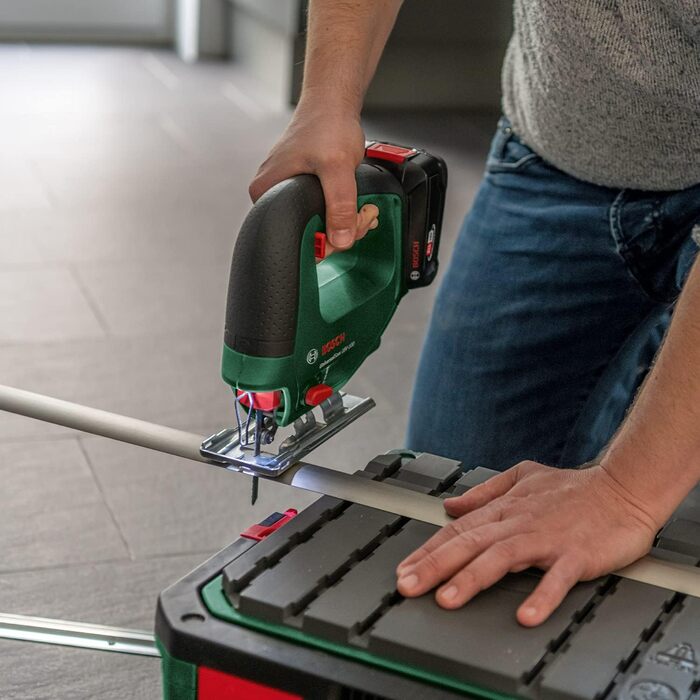 Акумуляторний лобзик Bosch UniversalSaw 18V-100 (без акумулятора, 18 вольт, в коробці) без акумулятора I Новий UniversalSaw 18V