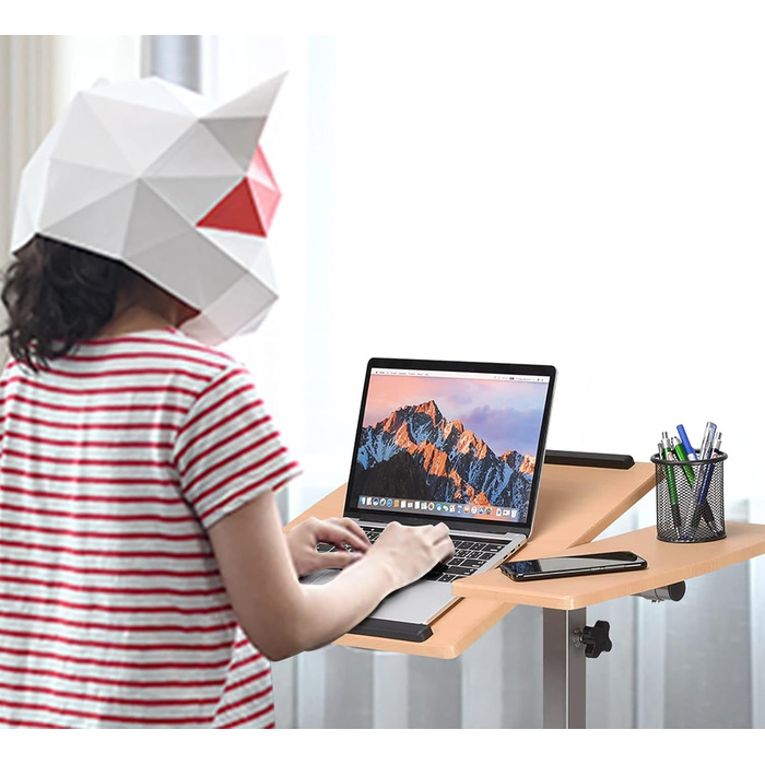 Приліжковий столик GIANTEX з колесами, регульований по висоті та нахилу стіл для догляду, стіл для ноутбука на колесах/столик для ноутбуків з 2 упорами, приліжковий столик для ліжок для догляду, з підставкою для миші, 64 x 45 x 71-93 см (натуральний)