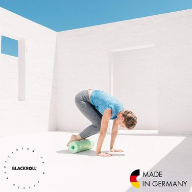 Ролик для фасції BLACKROLL (45 см x 15 см), фітнес-ролик для самомасажу спини та ніг, ефективний масажний ролик різного рівня жорсткості, зроблено в Німеччині, середній 45 - білий/зелений