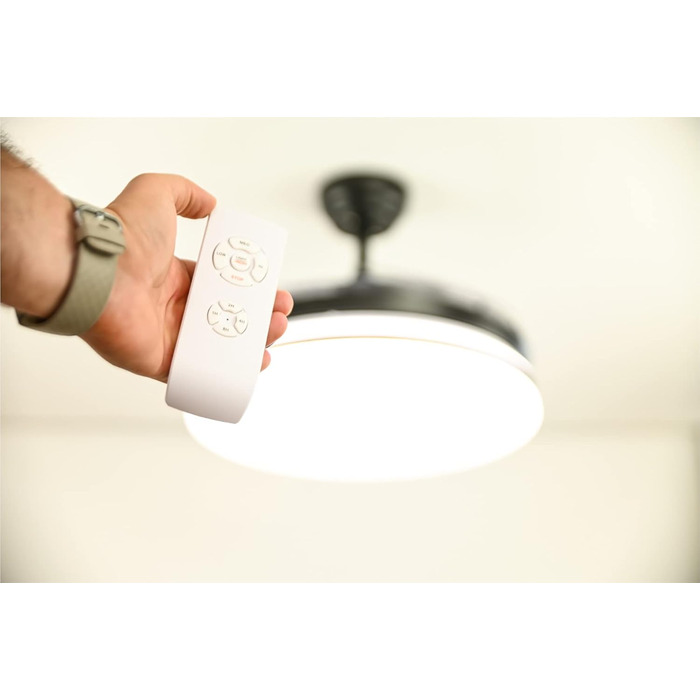 Зі світлодіодним освітленням, включаючи дистанційне керування, має інноваційний механізм складання та розкладання крил 60 Вт, чорний