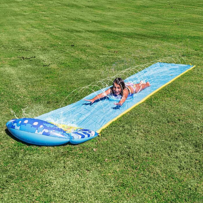 Водна гірка JOYIN 585 см х 90 см Slip and Slide з 1 бодібордом, дитяча водна гірка, літня іграшка з вбудованим розбризкувачем для садового та вуличного використання