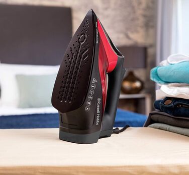 Парова праска Russell Hobbs оптимальна температура для всіх тканин One-Perfect-Temperature (2600 Вт, додатковий паровий удар 210 г