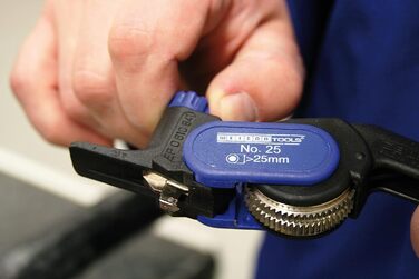 Знімач зовнішньої ізоляції WEICON TOOLS 52000025 No.25 для кабелів до 5 мм, чорно-синій, 210 мм