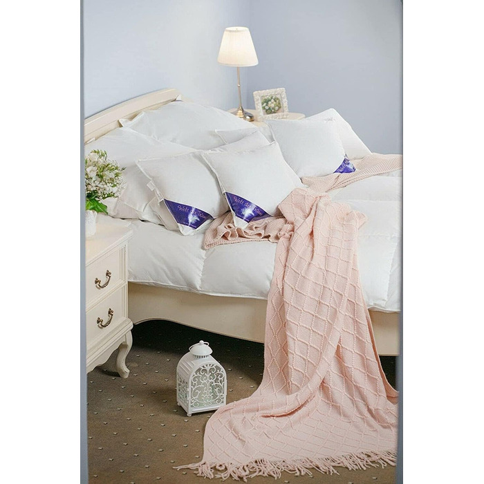 Комплект із 2 пухових подушок 3-камерні подушки 80x80 см Вага наповнювача 1600 грамів Чохол зі 100 бавовни Пухова подушка 80x80 Пухова подушка Не вищипує живих істот Білий