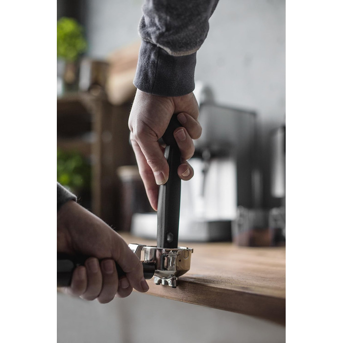 Еспресо-машина з портафільтром, насадка для піноутворення молока, 15 бар, 1,5 л, система підігріву термоблока, нержавіюча сталь 18/8, сірий одинарний, 42709 Design Espresso Pro