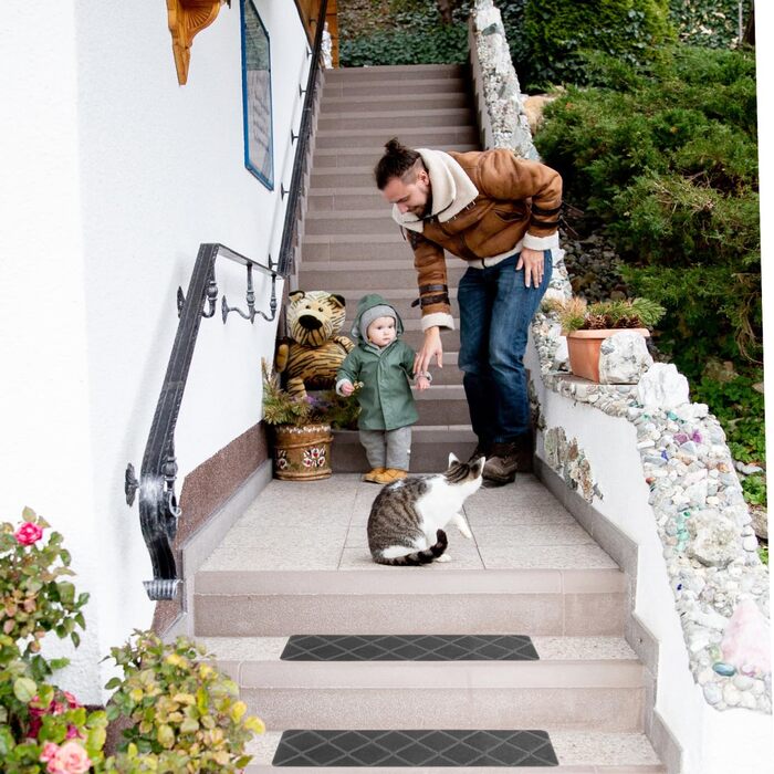 И самоклеючі сходинки 30x8 дюймів ПВХ протиковзкі сходинки критий нековзний килимок для сходів для дітей та домашніх тварин, 4 шт.