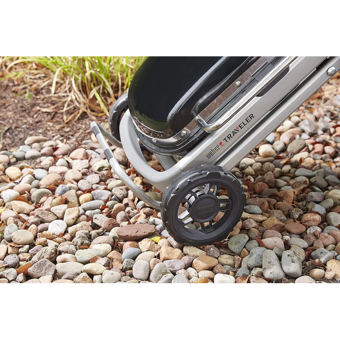 Газовий гриль Weber Traveler/Складана конструкція з колесами, автоматичним блокуванням кришки та термометром кришки, 1 конфорка, ширина 111 см, площа гриля 63 x 34 см, чорний (9010079)