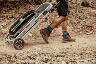 Газовий гриль Weber Traveler/Складана конструкція з колесами, автоматичним блокуванням кришки та термометром кришки, 1 конфорка, ширина 111 см, площа гриля 63 x 34 см, чорний (9010079)