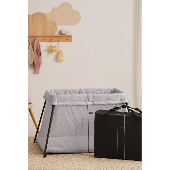 Дорожнє ліжечко BabyBjrn Light, сріблясте