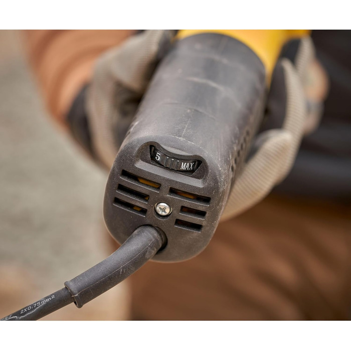 Кутова шліфувальна машина Stanley FatMax FMEG225VS (1100 Вт, діаметр диска 125 мм, з додатковою ручкою, плавний пуск, для всіх ста