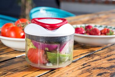 Інструкція з експлуатації універсального подрібнювача Zyliss E910015 Easy Pull, 750 мл, овочерізка, цибульна нарізка, подрібнювач для фруктів і овочів, з надзвичайно гострими лезами в запатентованому швейцарському дизайні 750 мл