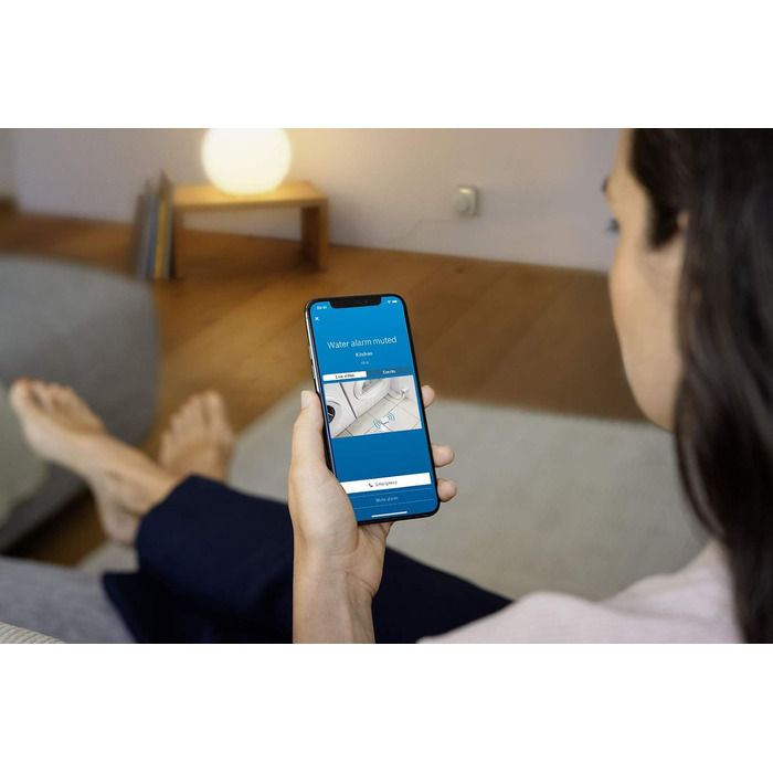 Датчик протікання води Bosch Smart Home з функцією швидкого виклику допомоги в додатку, протиковзкий, вузький та компактний