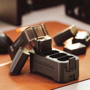 Зарядний пристрій TILTA NP-FZ100, портативна зарядна станція, 4K, макс. 45 Вт, сумісний із Sony та більшістю акумуляторів NP-FZ100, зелений TBC-FZ100-GN TBC-FZ100-GN TG