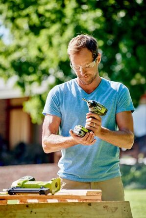 Безщітковий акумуляторний ударний гайковерт Ryobi DeckDriveTM ONE 18 В R18IDBL-0, з набором насадок 3, крутний момент 270 Нм, безщ