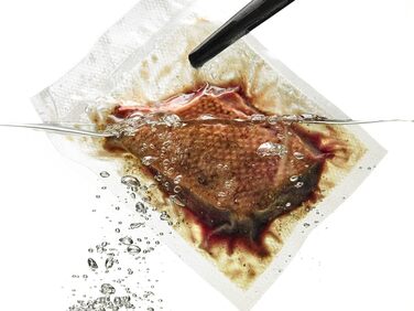 Вакуумний пакувальник BOLSEMACK 20x25 см - Вакуумний пакет 100 шт. для всіх Вакуумний пакувальник і вакууматор харчових продуктів - Вакуумні пакети дуже міцні та стійкі до розривів - Вакуумний пакет для їжі без BPA Тиснений пакет, вакуумна упаковка