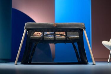 Дорожнє ліжечко Maxi-Cosi Calao Light, суперкомпактне та легке, матрац CloudCore, 2 рівні для сну, дорожня сумка, для новонароджених та малюків (0-3 роки), макс. 15 кг, Beyond Green Eco