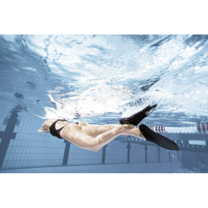 Ласти для плавання Arena Powerfin, тренувальні ласти для дорослих, 100 силікон, зручні та короткі ласти 35-36 EU чорні, срібні