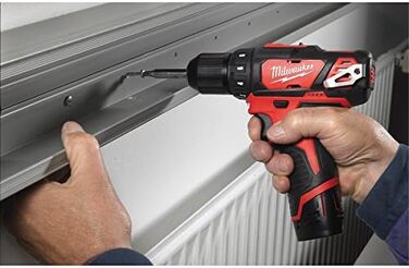 Акція на акумуляторний дриль-шуруповерт Milwaukee M12BDD-152C 2 шт. 12 В / 1,5 Ач Li-Ion, , 4933451460