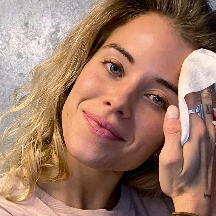 Подразнена шкіра - для догляду за чутливою шкірою з почервоніннями та сухими, подразненими ділянками. Упаковка на 28 днів. Веганський, без добавок - швейцарський, виготовлений компанією Filab зі Швейцарії