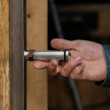 Міні-ліхтарик Barebones стильний вінтажний акумуляторний ліхтарик із регулюванням яскравості, магнітною основою та режимом мерехтіння свічки компактний ліхтарик для подорожей та кемпінгу (алюміній)