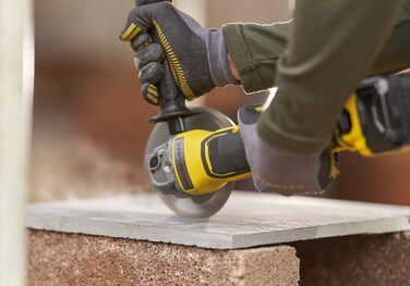 Акумуляторна кутова шліфувальна машина Stanley FatMax V20 SFMCG700B (18 В, діаметр диска 125 мм, безщітковий двигун, міцний литий