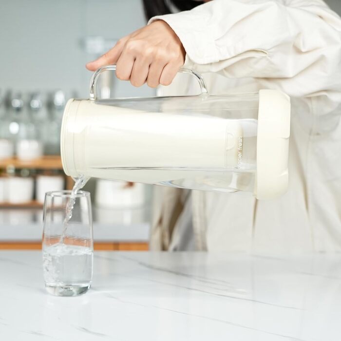 Скляний глечик з фільтром для води GLACIER FRESH 1,8 л активоване вугілля ультрафільтраційний фільтр Зменшує хлор, фторид, вапняний наліт, важкі метали, такі як свинець, мідь кремово-білий
