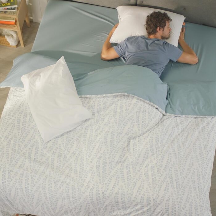 Класична пухнаста подушка Emma 80x80 Овальна подушка з мікрофібри, регульована, можна прати в пральній машині, ергономічна, мяка та для індивідуально регульованого комфорту сну. Класична 80x80 см