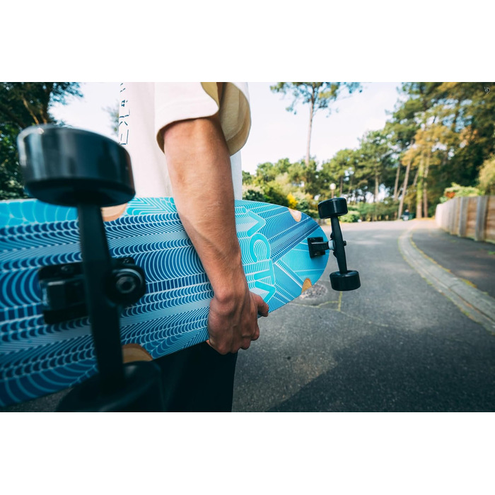 Серфскейти ACTA Glitch 32&39 сині Повністю карвінгові серфскейти з 7-шарового клена Чуйні та маневрені вантажівки Ідеально підходять для початківців та катання на скейтах середнього рівня Для памптреку, круїзів та міських поїздок