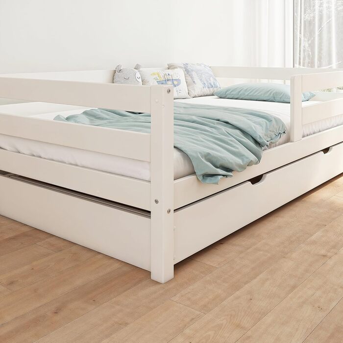 Дитяче ліжко Ehrenkind Sona з масиву сосни, біле, 120x200 см із захистом від падіння