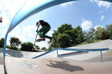 Самокат для дітей від 6 років - кермо на 360 градусів - надзвичайно міцний - самокат для трюків з вантажопідйомністю 100 кг - сині