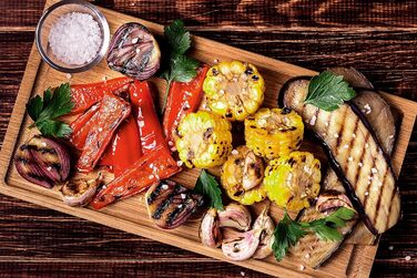 Практичний круглий раклет Для 6 осіб Включає функцію гриля за столом Сковорода з антипригарним покриттям (можна мити в посудомийній машині) 850 Вт для швидкого задоволення, 1820