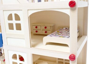 Дерев&39яний ляльковий будиночок для ляльок, кімната для ляльок з 3 поверхами, 4 ляльки та 15 предметами меблів, ручка для перенесення 555x26 см