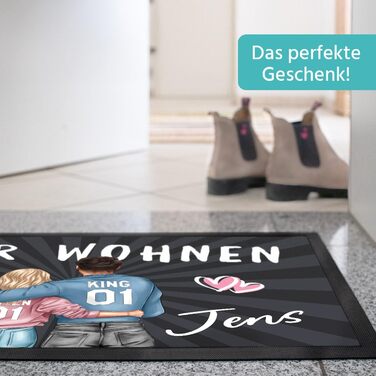 Персоналізований килимок для пар, &quotТут живемо&quot з іменами та серцем, подарунок для пар, партнерів, нековзний та миється, чорний, 60x40 см, килимок для партнера, чорний