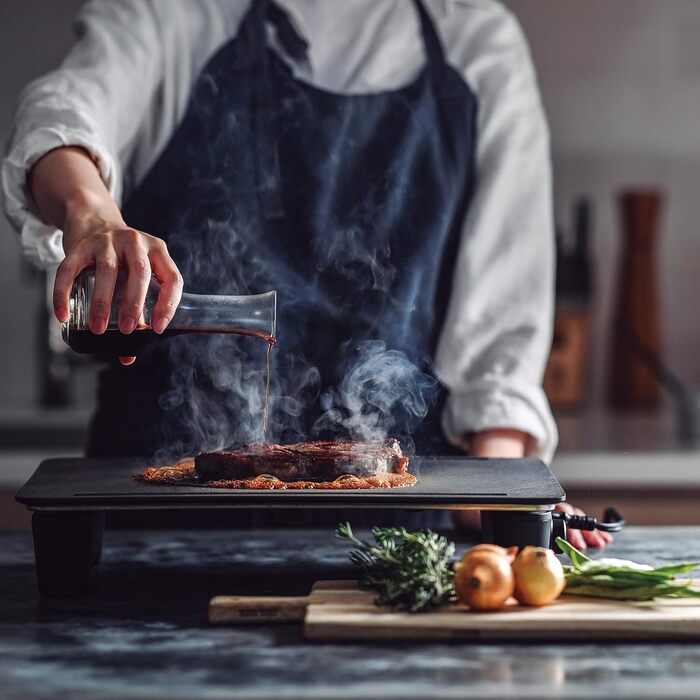 Японський електричний гриль теппаньякі - Енергозберігаючий з регулюванням температури до 250C - Ідеально підходить для здорового приготування їжі з низьким вмістом жиру - Легко чиститься та повністю без PFOA Чорний