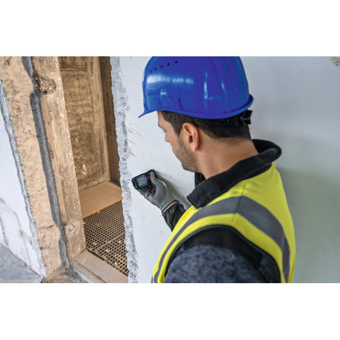 Лазерний далекомір Bosch Professional GLM 40-31 (IP 65, ударостійкий корпус, 7 режимів вимірювання, автообчислення довжини/площі/об'єму, яскравий кольоровий дисплей, сумісність з Li-Ion акумулятором)