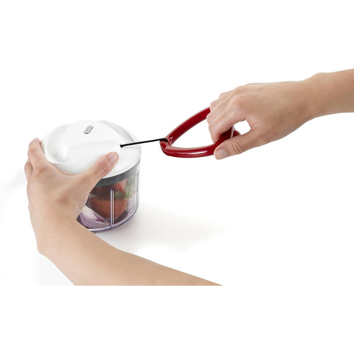 Інструкція з експлуатації універсального подрібнювача Zyliss E910015 Easy Pull, 750 мл, овочерізка, цибульна нарізка, подрібнювач для фруктів і овочів, з надзвичайно гострими лезами в запатентованому швейцарському дизайні 750 мл