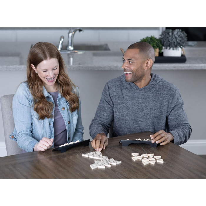 Популярна настільна гра для віком від 6 років - сімейна розвага та настільна гра для 2-4 гравців - із тактикою та стратегією