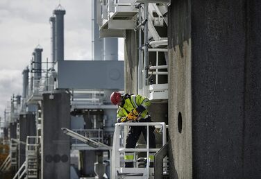 Компактна акумуляторна пила Dewalt DCS367NT (компактна конструкція, безщітковий двигун, висока швидкість різання завдяки високому