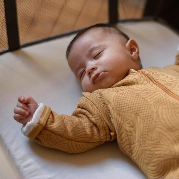 Дорожнє ліжечко Maxi-Cosi Swift 3-в-1 для немовлят, 0-3,5 років, до 15 кг, регульоване по висоті дорожнє ліжечко, матрац 2-в-1, надлегке, складається за 1 секунду, дорожня сумка, екологічний догляд, Beyond Graphite Swift Beyond Graphite Eco Care