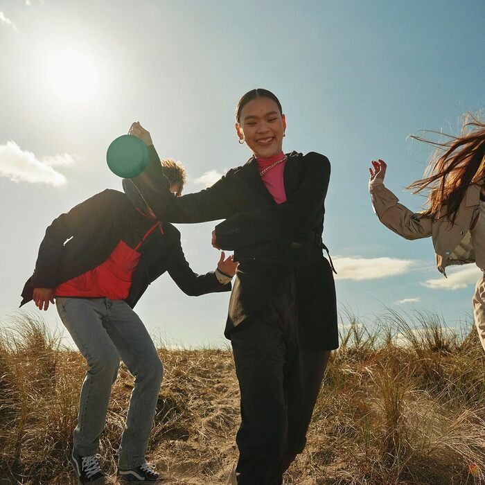 Бездротова портативна водонепроникна Bluetooth-колонка IP67 зі звуком на 360 градусів, голосовим помічником Alexa та спікерфоном,