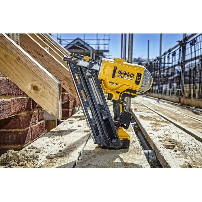 Акумуляторний цвяходер DEWALT 18 В/5 Ач, DCN692P2-QW