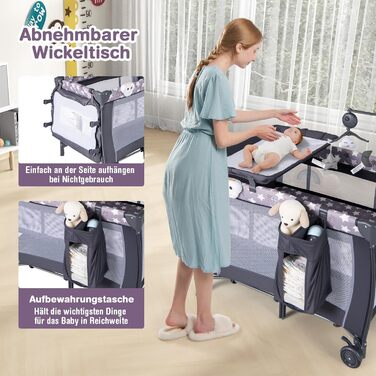 Складана приліжкова ліжечка COSTWAY 3 в 1, дорожнє ліжечко з матрацом, підвісні іграшки, музичний мобіль, пеленальний столик та сумка для перенесення, 2-рівневе дитяче ліжечко з колесами для дітей до 36 місяців (темно-сірий)