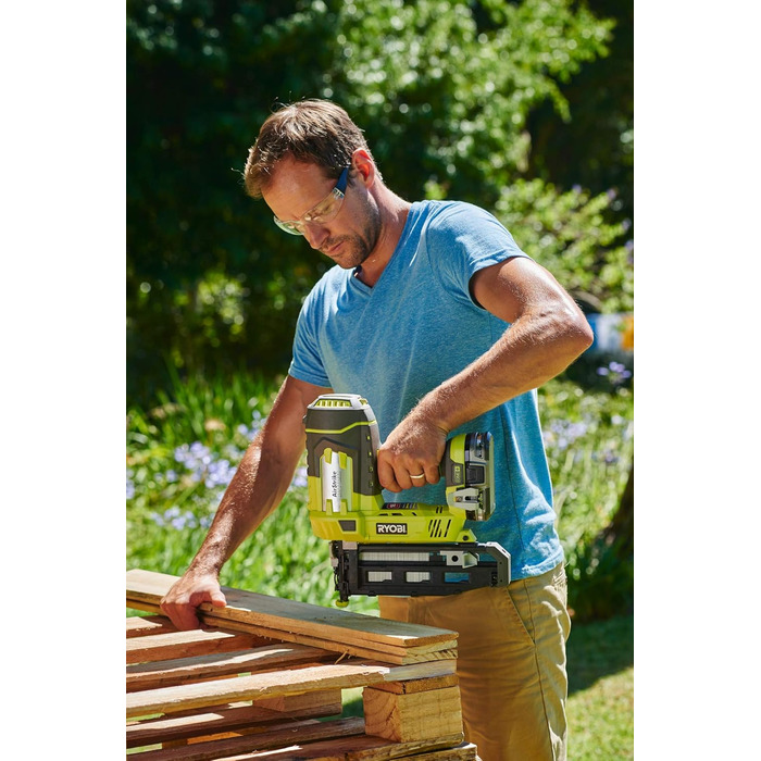 Акумуляторний цвяходер Ryobi R18N16G-0 (без акумулятора, зі світлодіодним підсвічуванням, затискачем для ременя, одноразовим і без